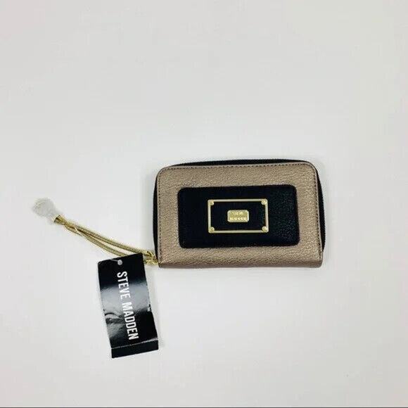 Steve Madden Pewter Zip Clutch Wristlet Wallet - Picture 1 of 6